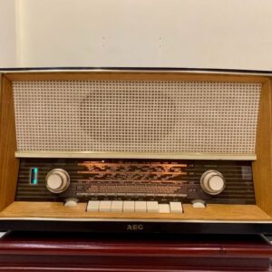 radio cổ chạy đèn của đức