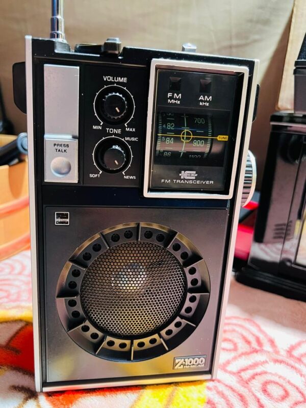 radio sharp z1000